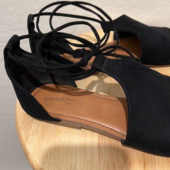 Universal Thread Sandals - Picture 4 of 5
